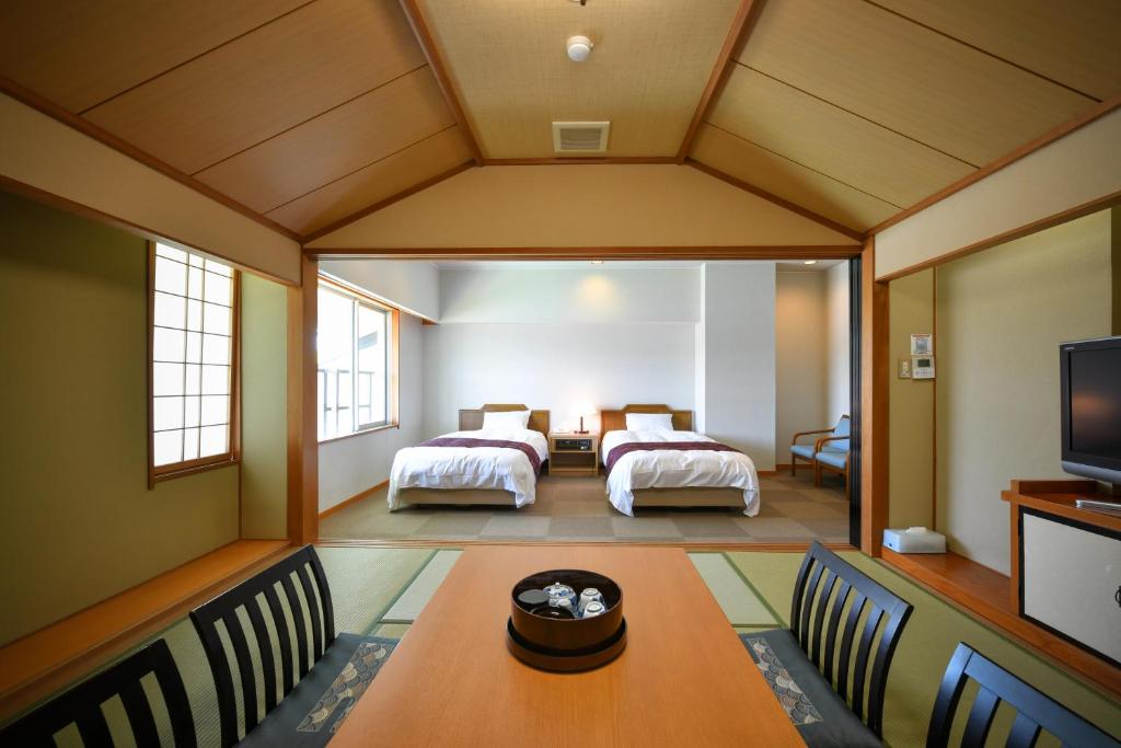 Awara Kitagata Onsen Hana Yurari Tatami Room