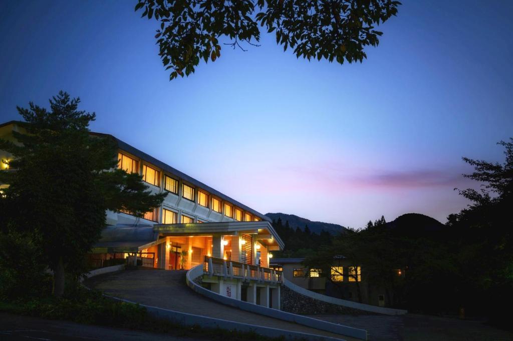 Bandai Kogen Resort Inn Bonari Ryokan Exterior Dusk