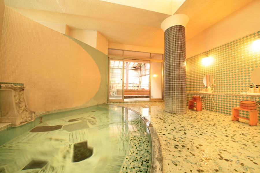 Bansuiro Fukuzumi Indoor Onsen Bath