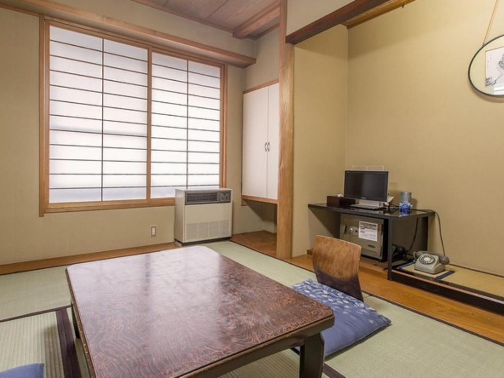 Bekkan Fujiya Ryokan Tatami Room