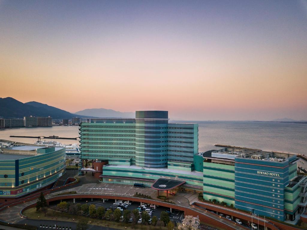 Biwako Hotel Lakefront Exterior