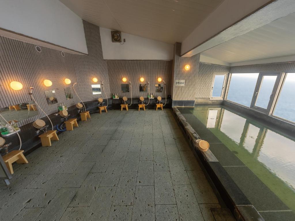 Blue Ocean Ryokan Indoor Bath