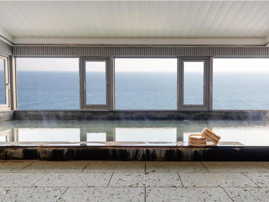 Blue Ocean Ryokan Ocean View Onsen
