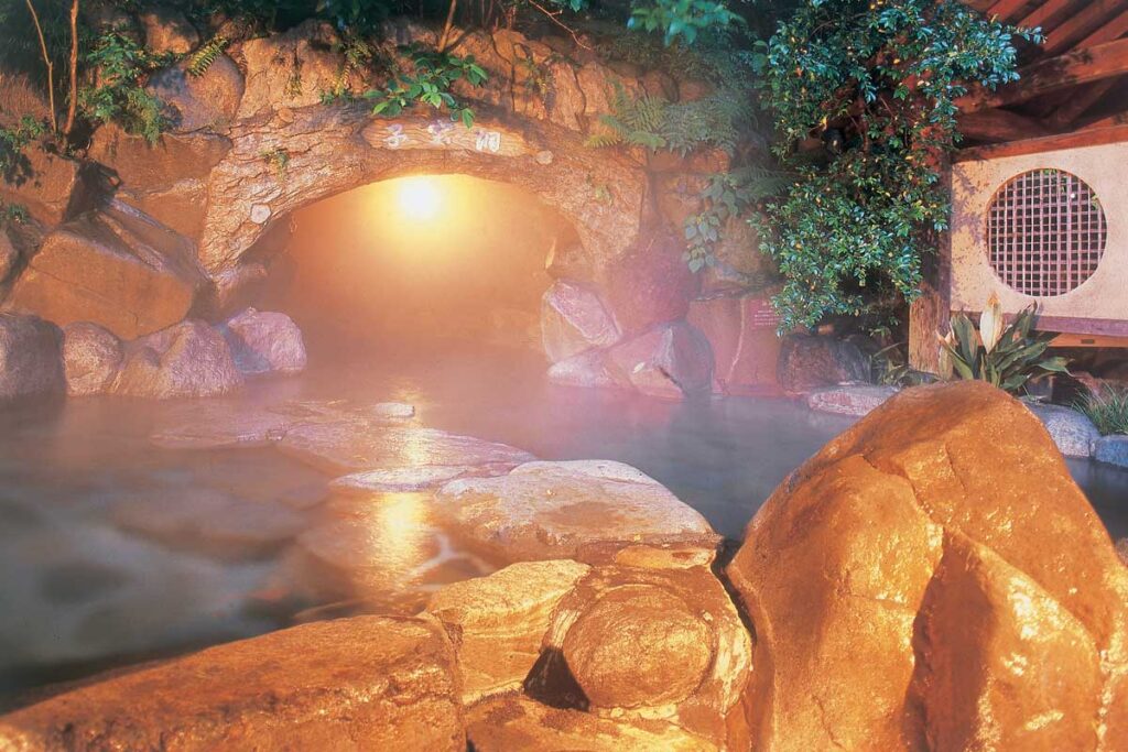 Cave bath Tenzan onsen