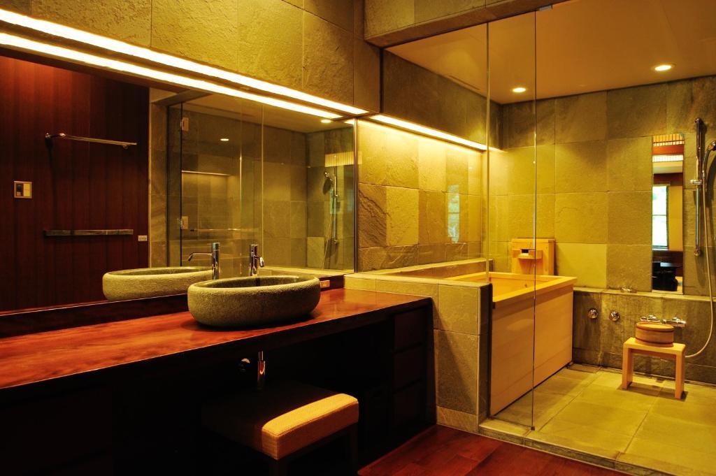 Chikusenso Mt Zao Onsen Resort Spa Bathroom