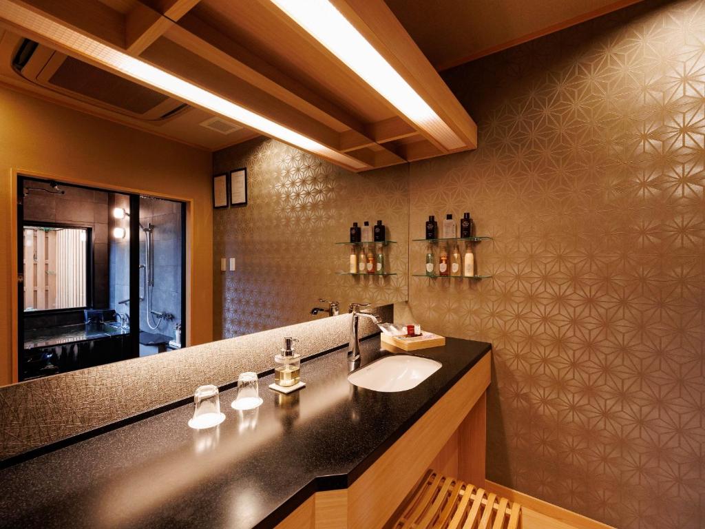 Chosenkaku Kameya Bathroom Vanity