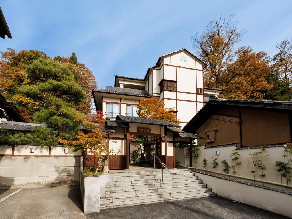Chosenkaku Kameya Ryokan Exterior Entrance