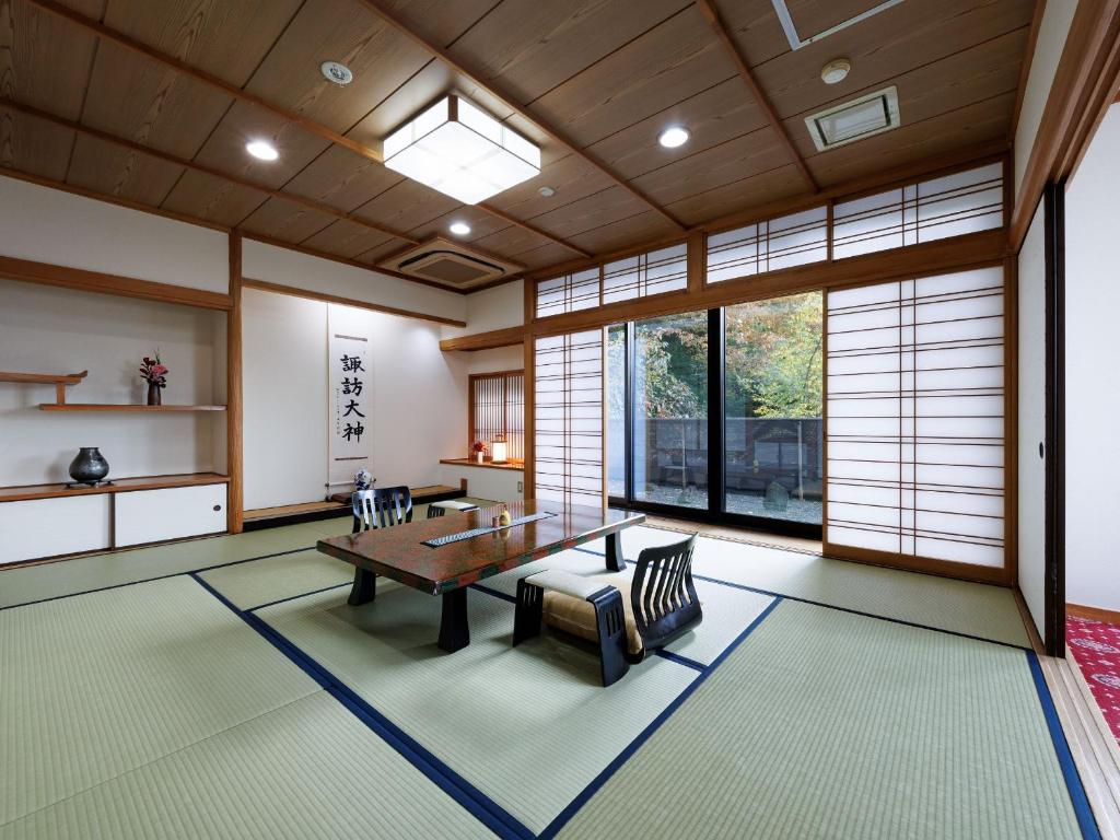 Chosenkaku Kameya Tatami Room