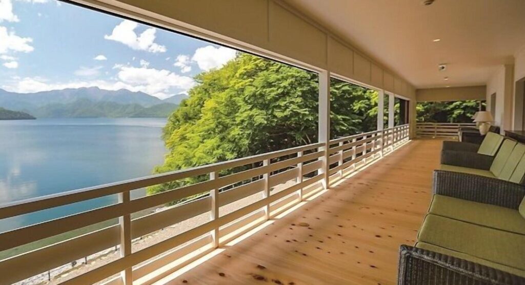 Chuzenji Kanaya Hotel Lakeside Veranda