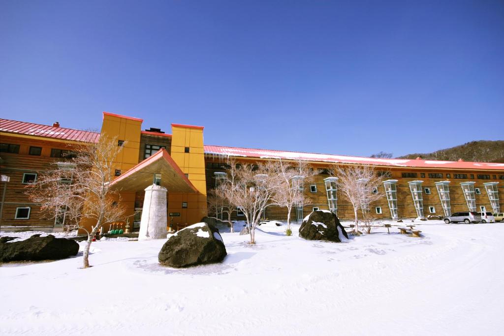 Chuzenji Kanaya Hotel Snowy Exterior