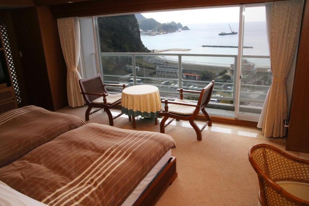 Crystal View Hotel Ocean View Twin Room