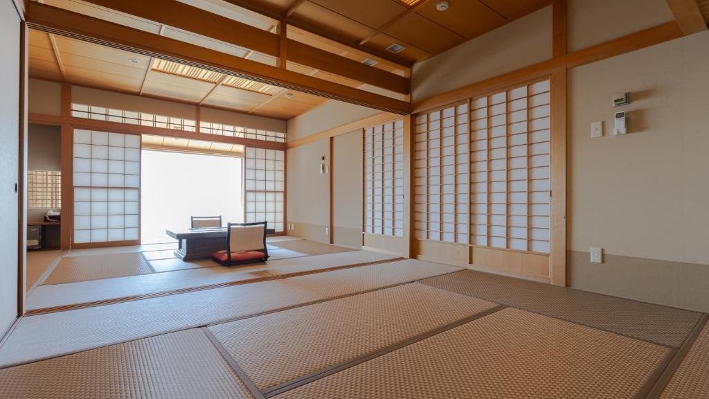 Crystal View Hotel Tatami Room
