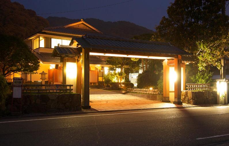 Daichi No Iro Kagetsutei Entrance Night