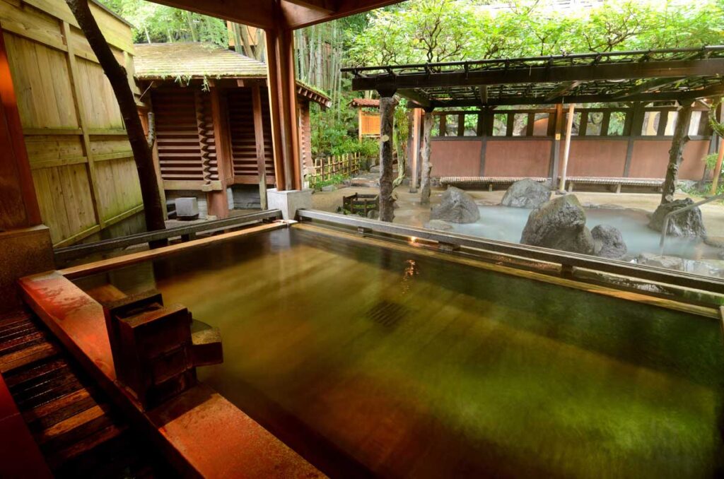 Different open air baths at Tenzan onsen