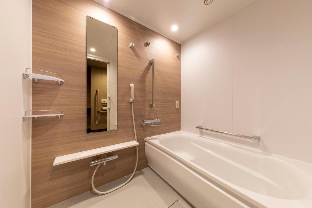 Dormy Inn Kawasaki Bathroom
