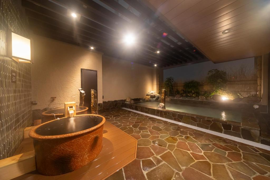 Dormy Inn Kawasaki Open Air Onsen Bath