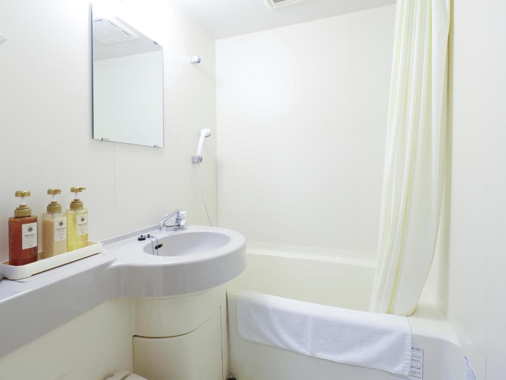 Dormy Inn Niigata Bathroom