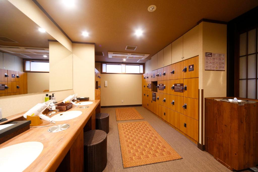Dormy Inn Toyama Locker Room