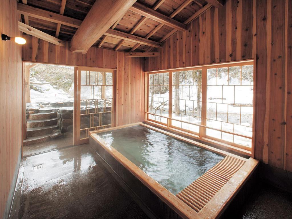 Echigo Nagano Onsen Rankeiso Indoor Onsen Bath