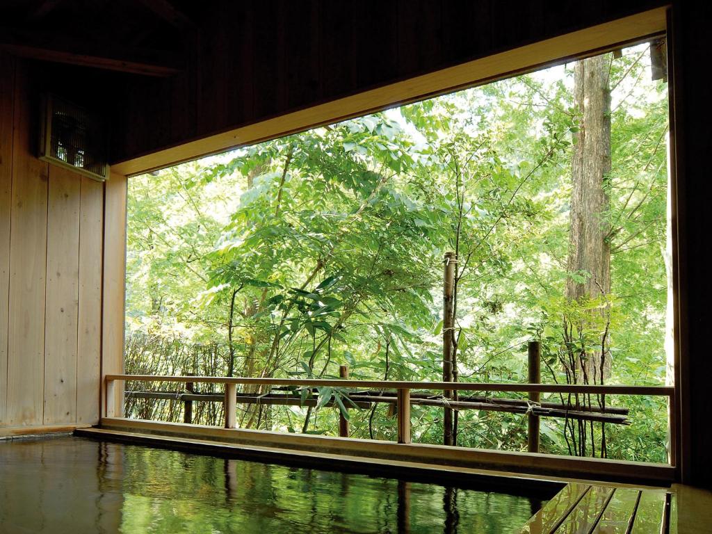 Echigo Nagano Onsen Rankeiso Open Air Bath