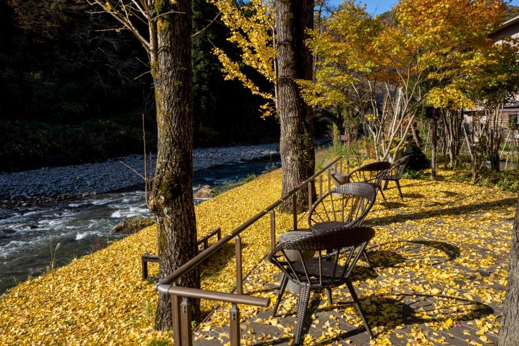 Echigo Nagano Onsen Rankeiso Riverside Autumn Chairs