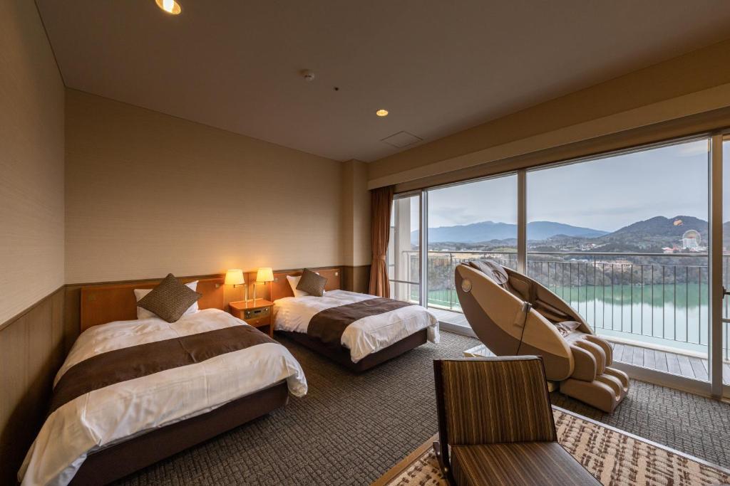 Enakyo Onsen Hotel Yuzuriha Twin Room Lake View