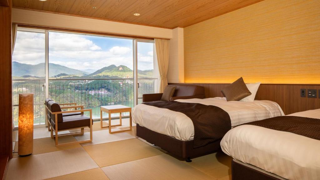 Enakyo Onsen Hotel Yuzuriha Twin Tatami Room