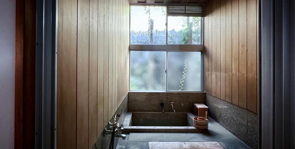 Exp Co Onsen Koinsen Indoor Bath