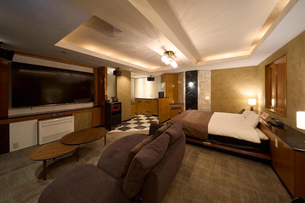 Fiesta Hayama Modern Bedroom
