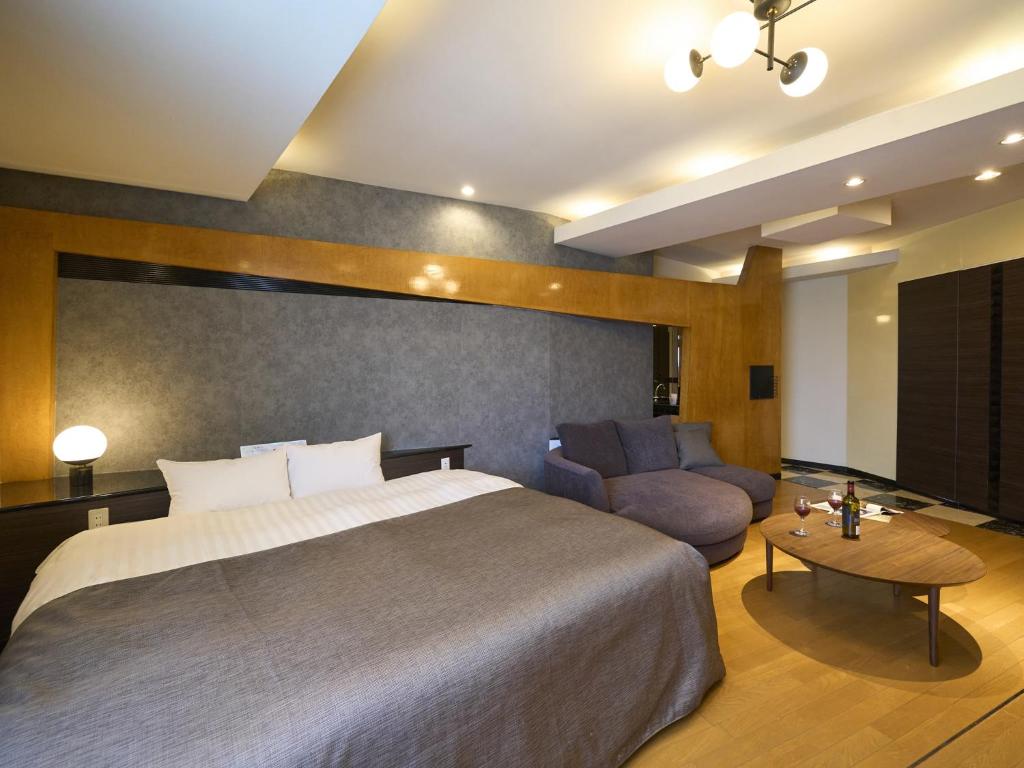 Fiesta Hayama Modern Bedroom Suite