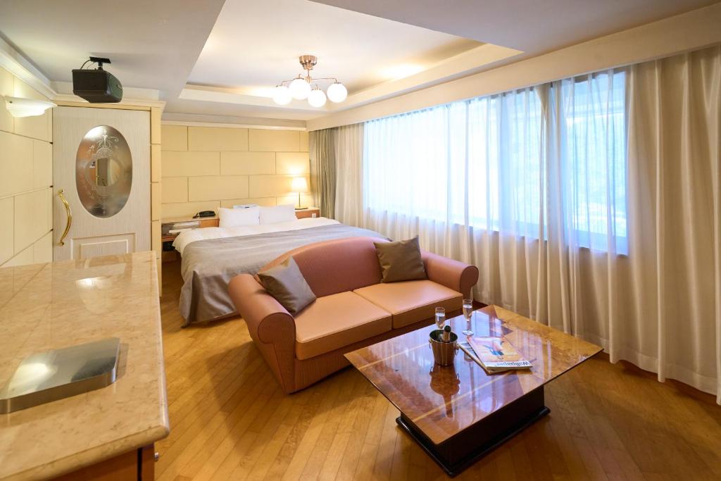 Fiesta Hayama Suite Room