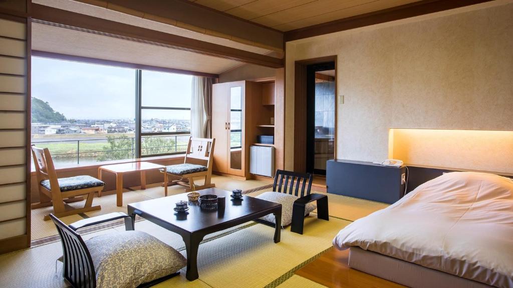 Fugaku Hanabusa Tatami Room