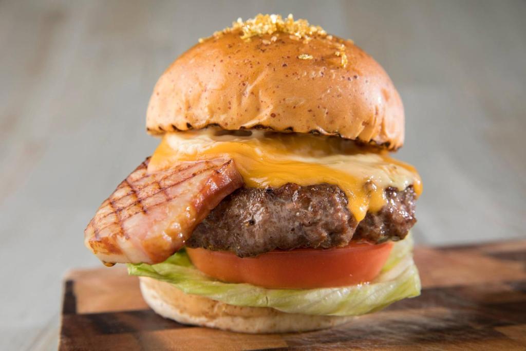 Fuji Marriott Hotel Lake Yamanaka Bacon Cheeseburger