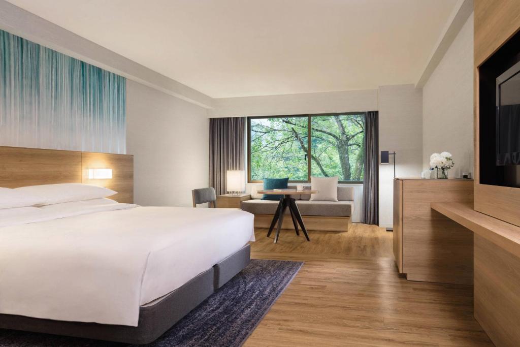 Fuji Marriott Hotel Lake Yamanaka Modern Guest Room