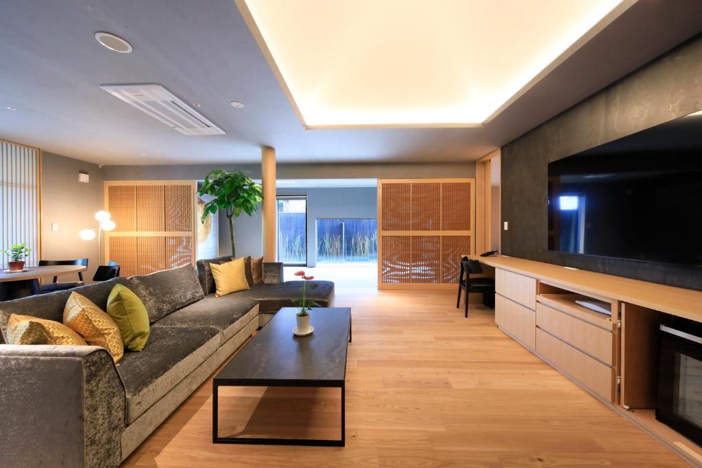 Fuji Onsenji Yumedono Modern Suite Living Room