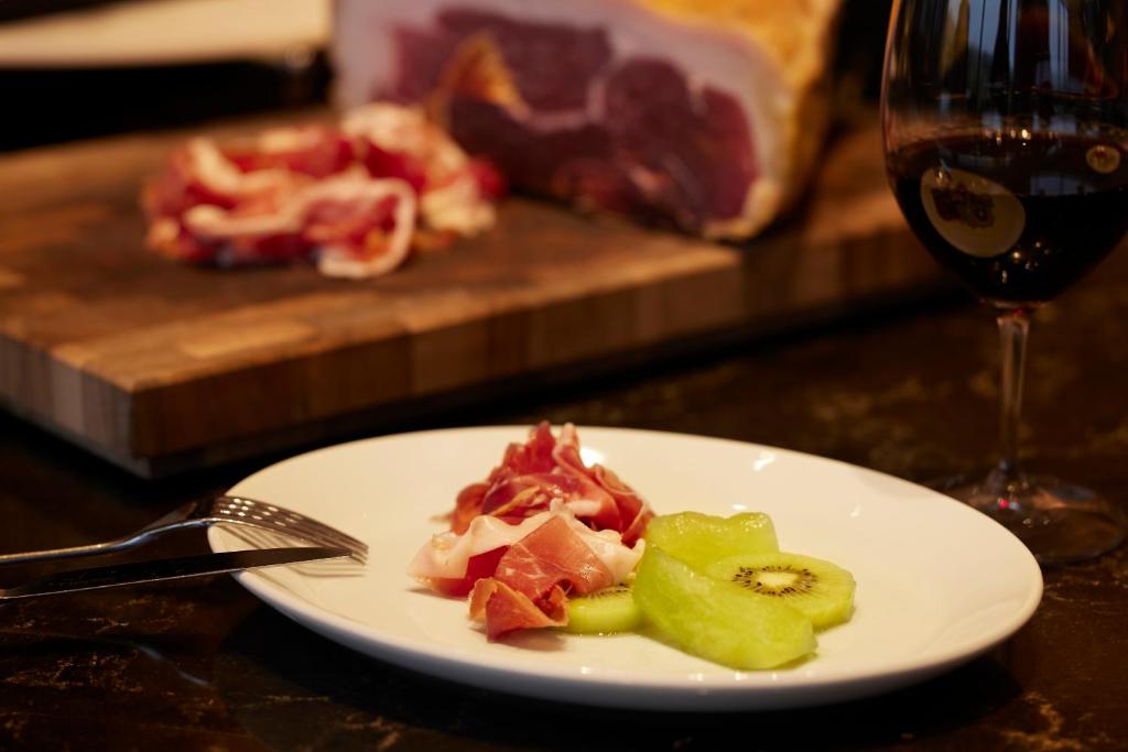 Fuji Speedway Hotel The Unbound Collection By Hyatt Charcuterie Wine