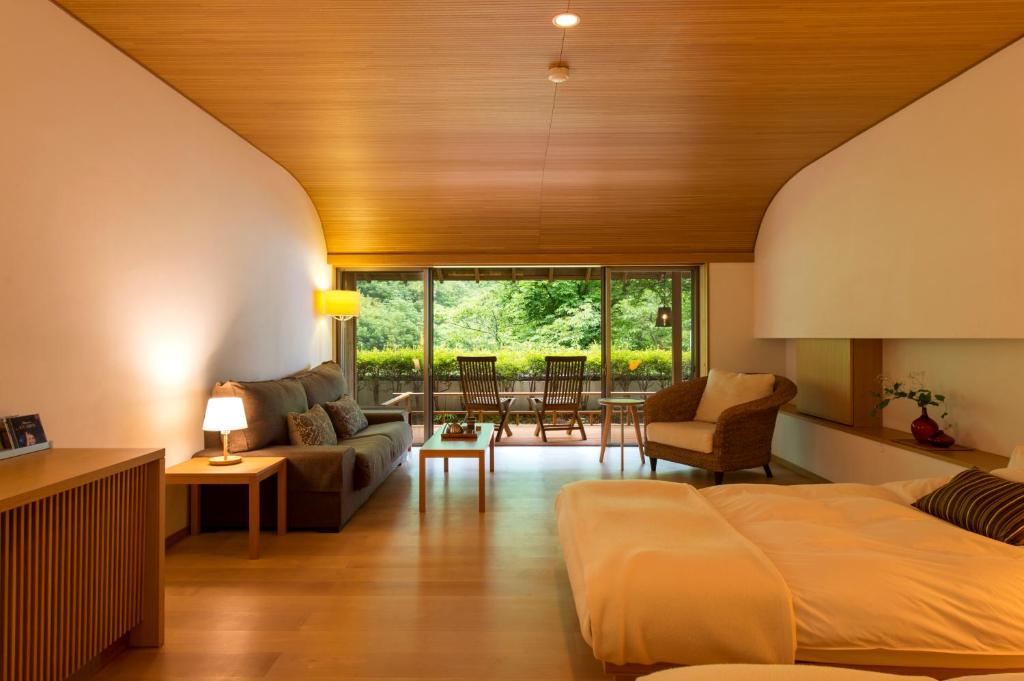 Fujiiso Modern Guest Room