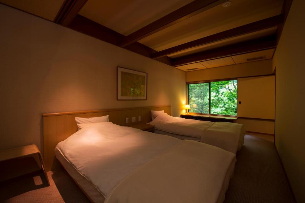 Fujiiso Twin Bedroom