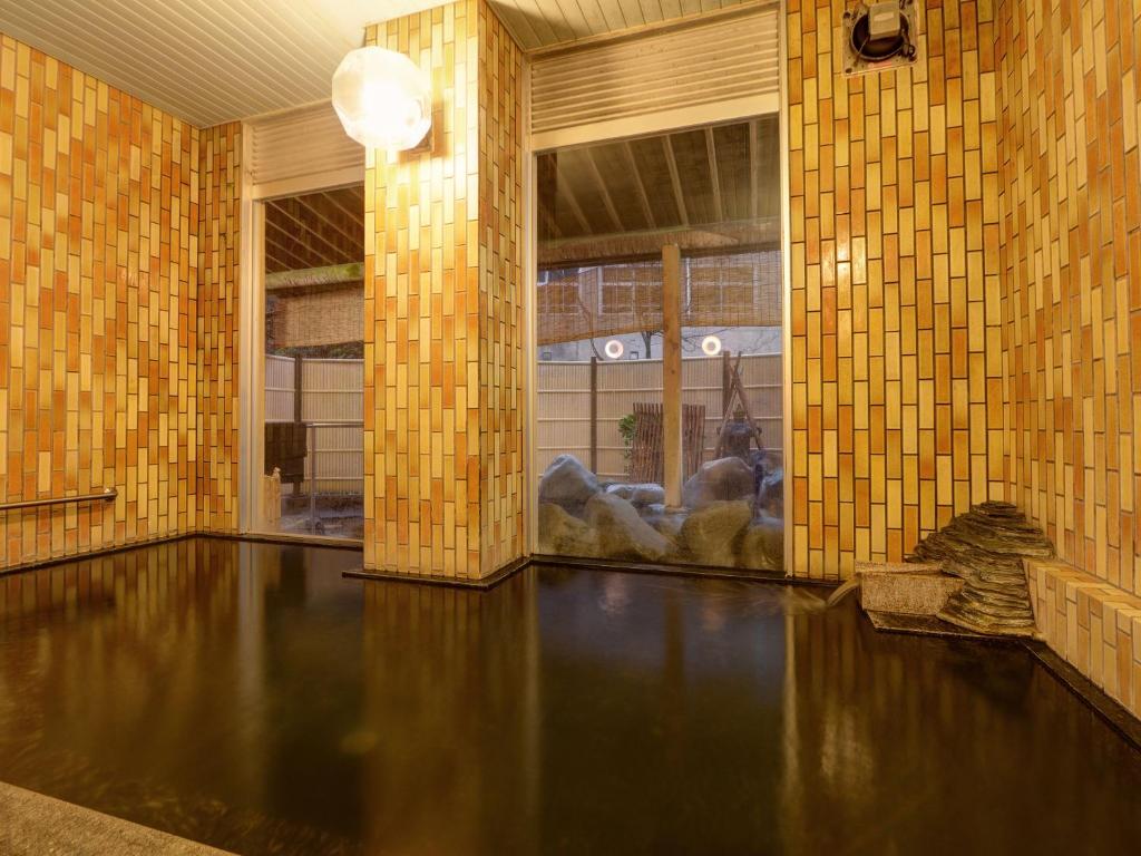 Fukubikiya Indoor Onsen Bath