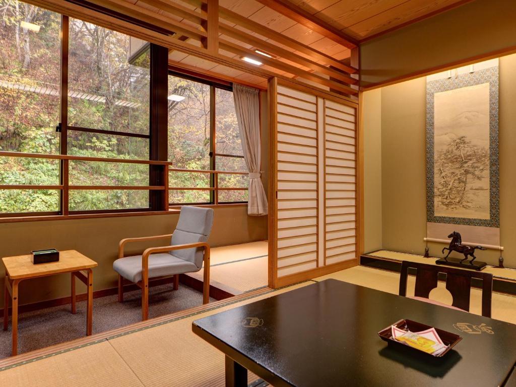 Fukubikiya Tatami Room