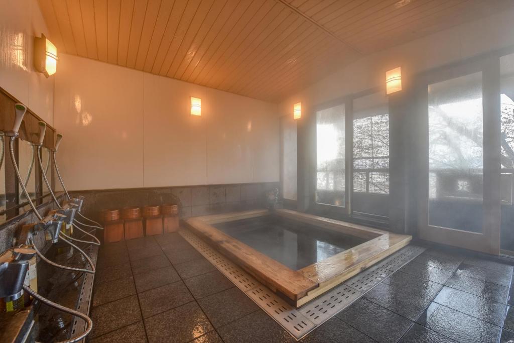 Futarishizuka Hakuun Indoor Onsen Bath