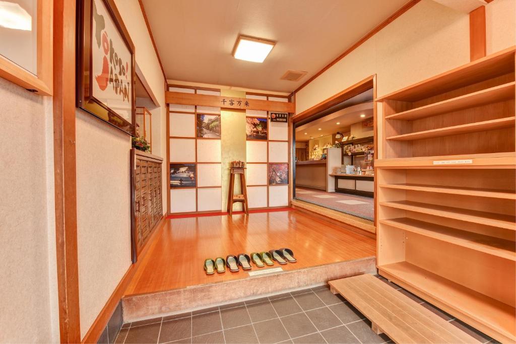 Futarishizuka Hakuun Ryokan Entrance