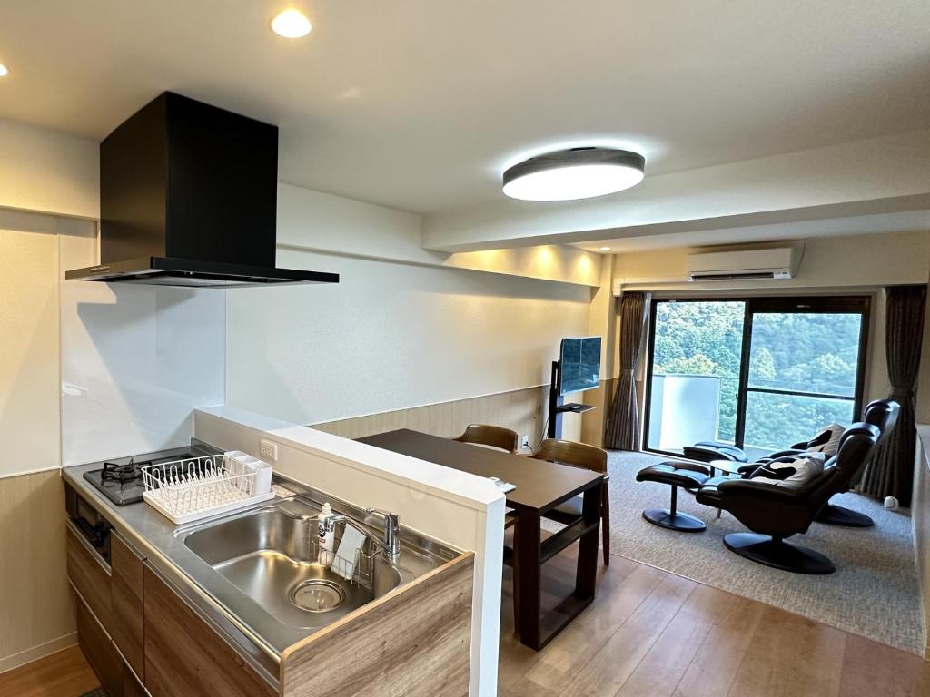 Garland Court Usami Living Room Kitchen
