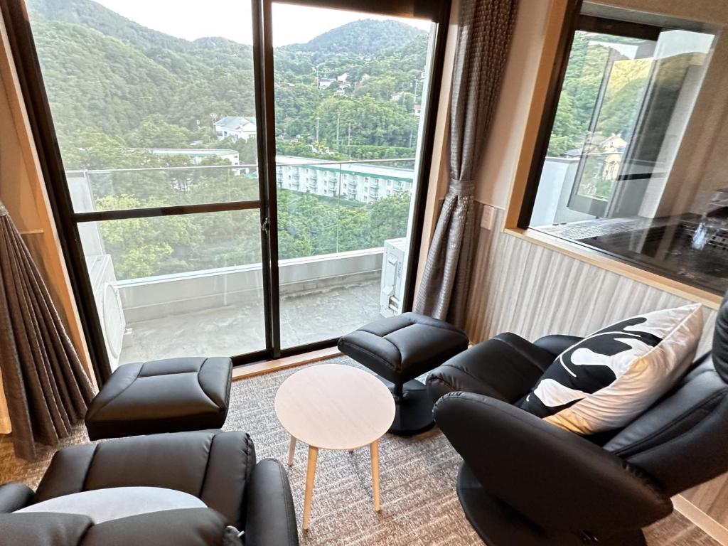 Garland Court Usami Mountain View Room