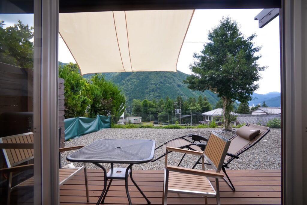Gero Springs Lodge Mountain View Patio