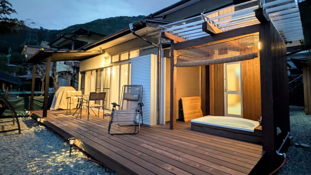 Gero Springs Lodge Outdoor Bath Deck
