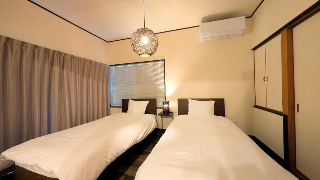 Gero Springs Lodge Twin Bedroom