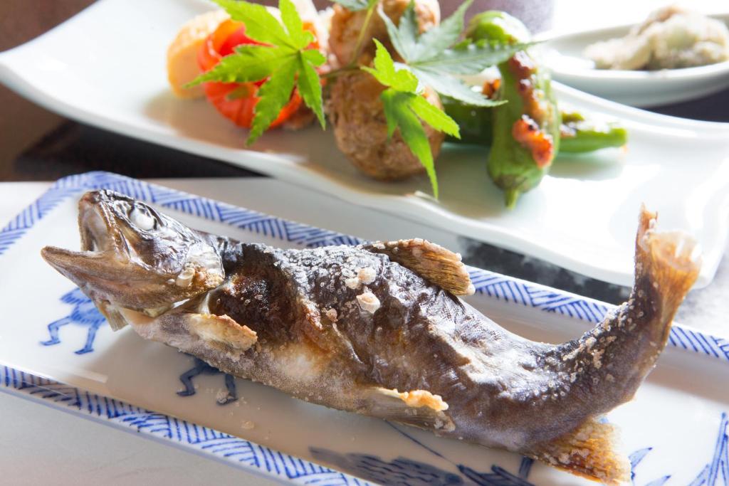 Gokayama Onsen Gokasansou Grilled Fish Meal