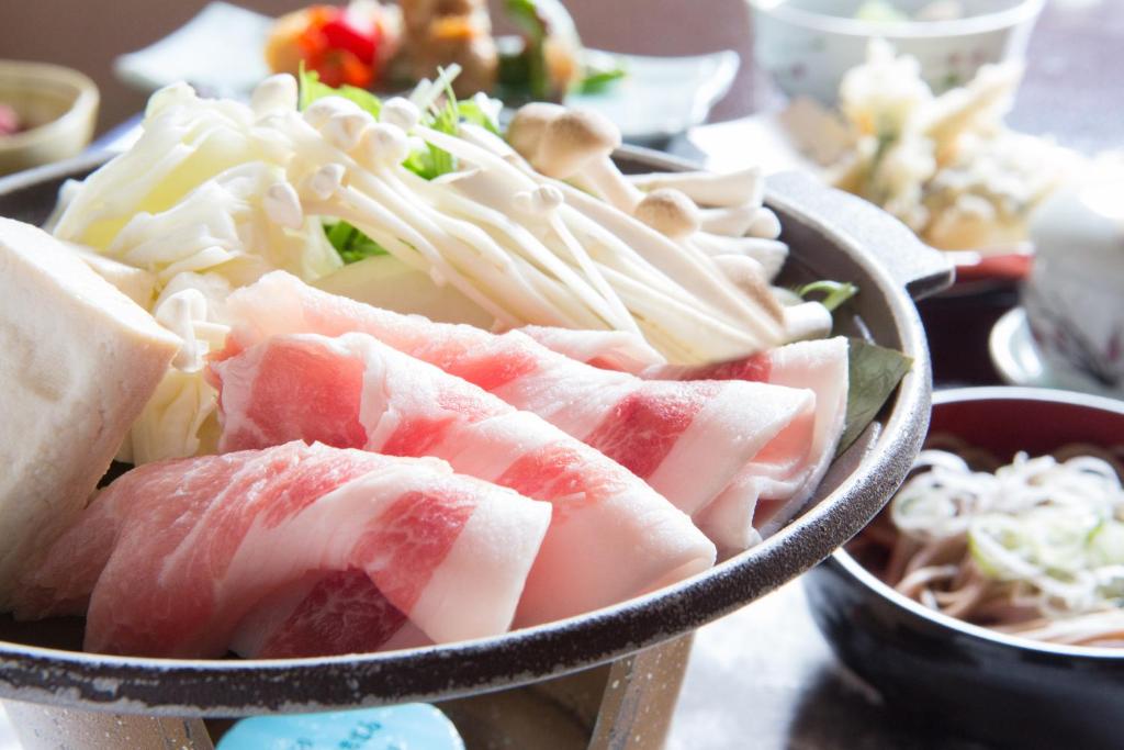 Gokayama Onsen Gokasansou Hot Pot Meal