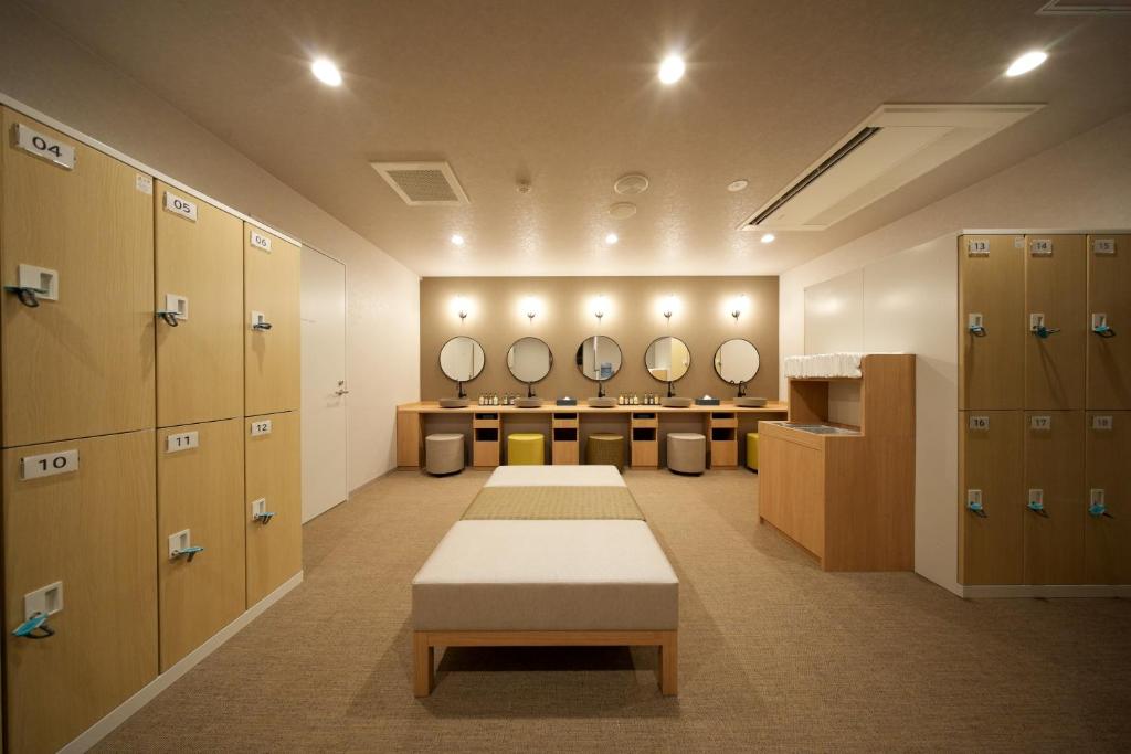 Grand Lectore Yugawara Dressing Room Lockers